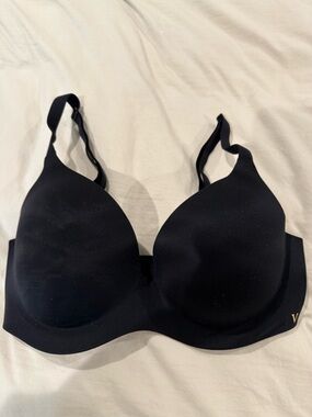 Victoria's Secret Black T-Shirt Bra with Light Padding